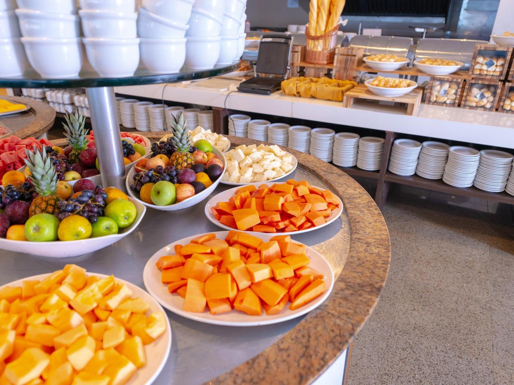 Ocean Palace All Inclusive Premium Натал Екстериор снимка Fruit at a buffet